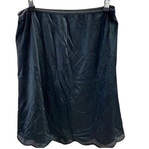 Vanity Fair Vintage Ladies Tricot NylonScalloped Hem Black Half Slip Size Medium